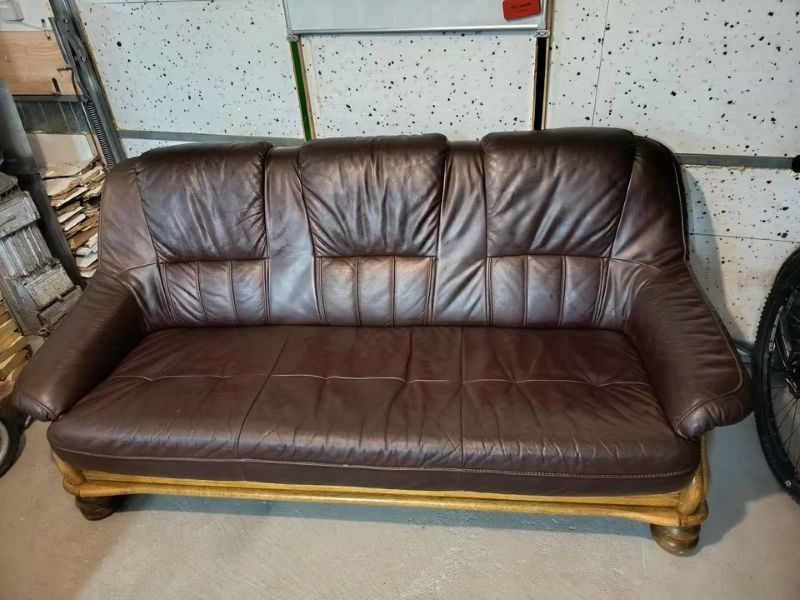 Pohovka, sedačka - třímístná kožená, délka 180 cm