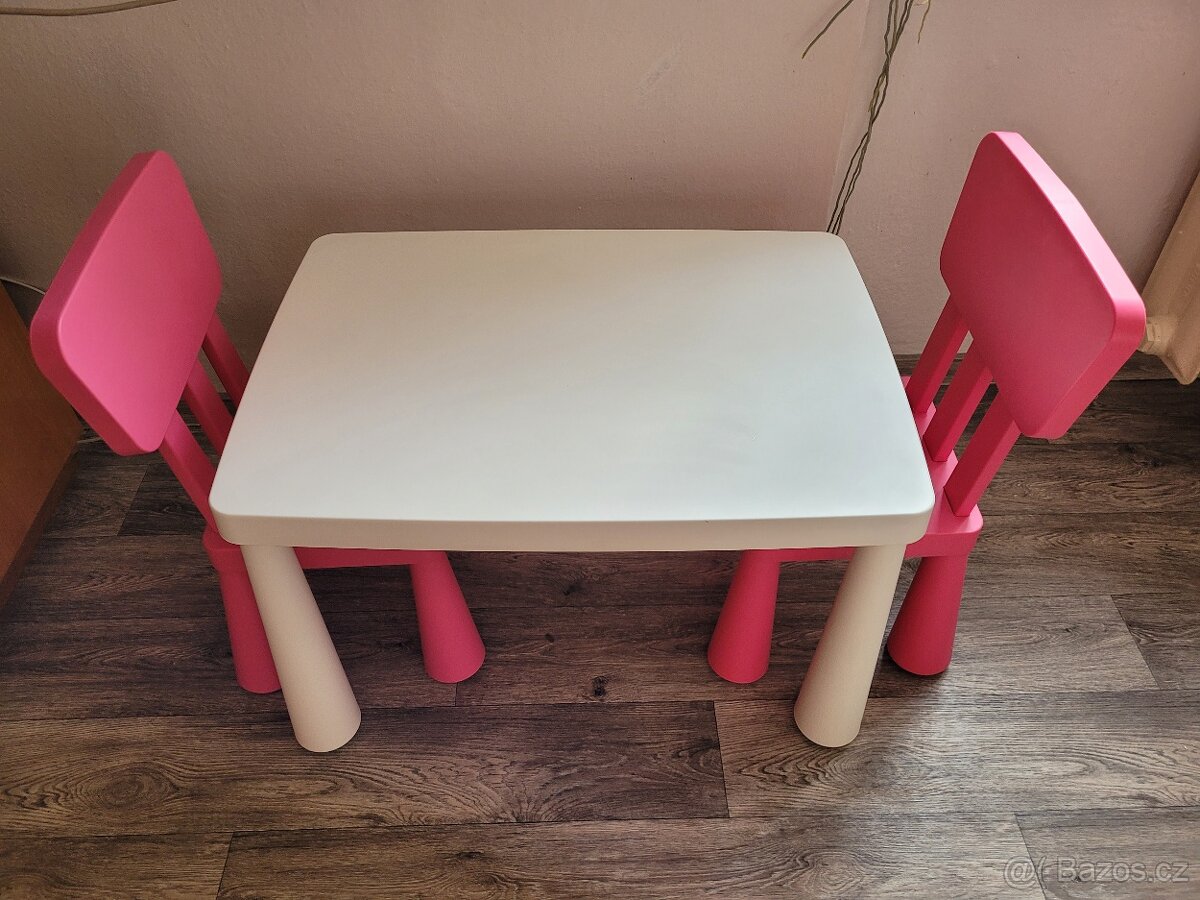 Ikea dětský set - stůl a 2 růžové židle