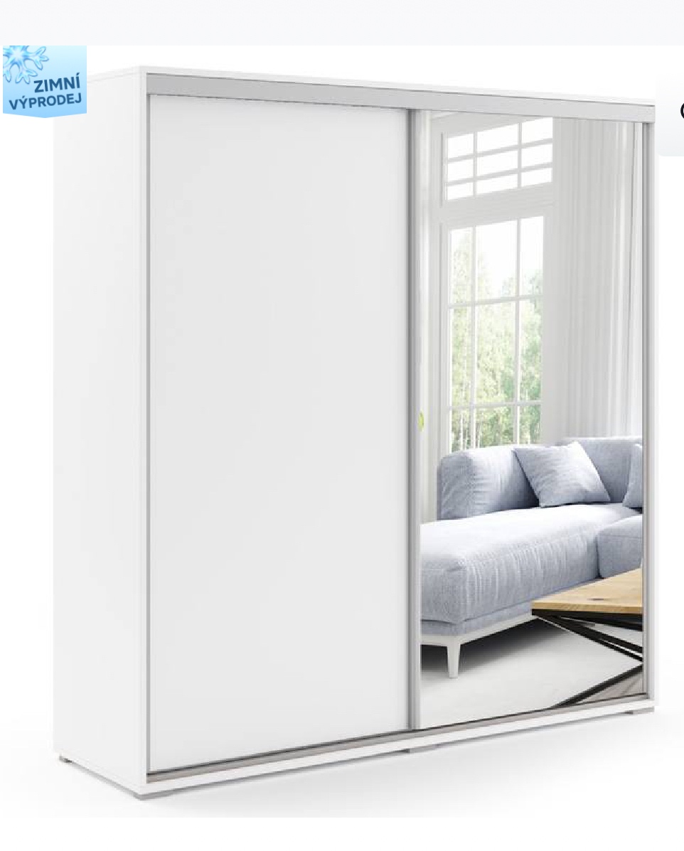 Bílá šatní skříň