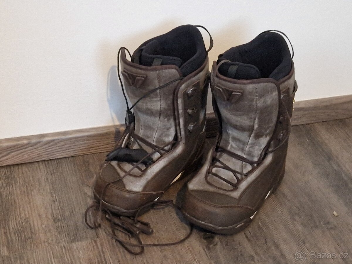 Snowboard boty Atomic 37,5