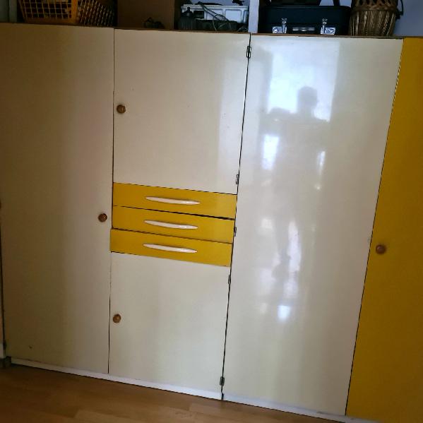 retro šatní super skříně