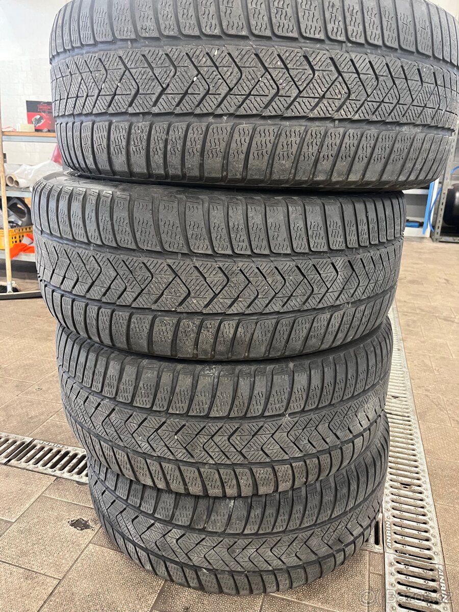 Pirelli Scorpion 275/45/20 zimní