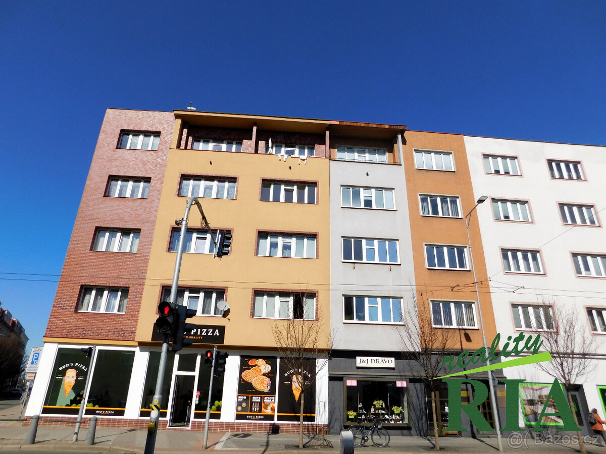 Hradec Králové pronájem 4 kanceláří 95m2-volné ihned