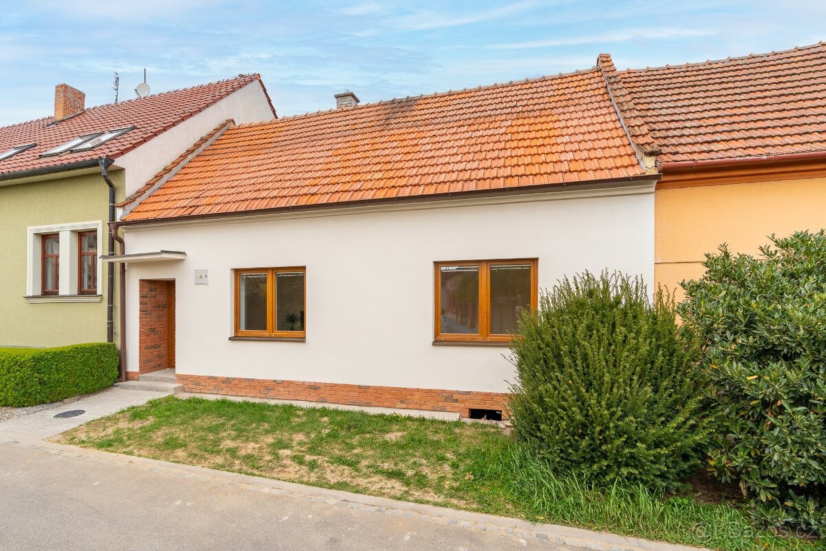 PRODEJ RD UHERSKÉ HRADIŠTĚ, SADY