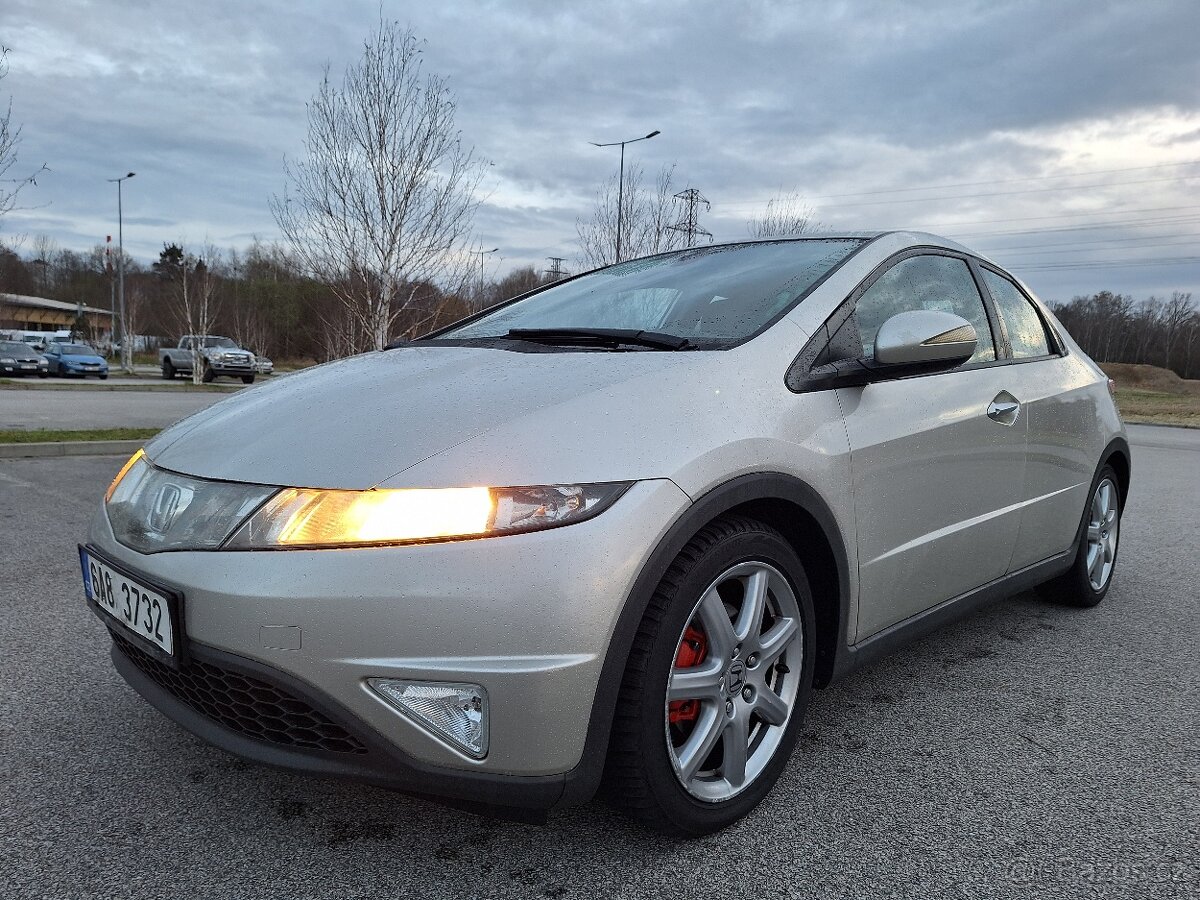 Honda Civic, 1.8i-vtec AUTOMAT nová STK