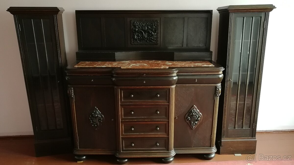 Starožitná komoda (sekretář)