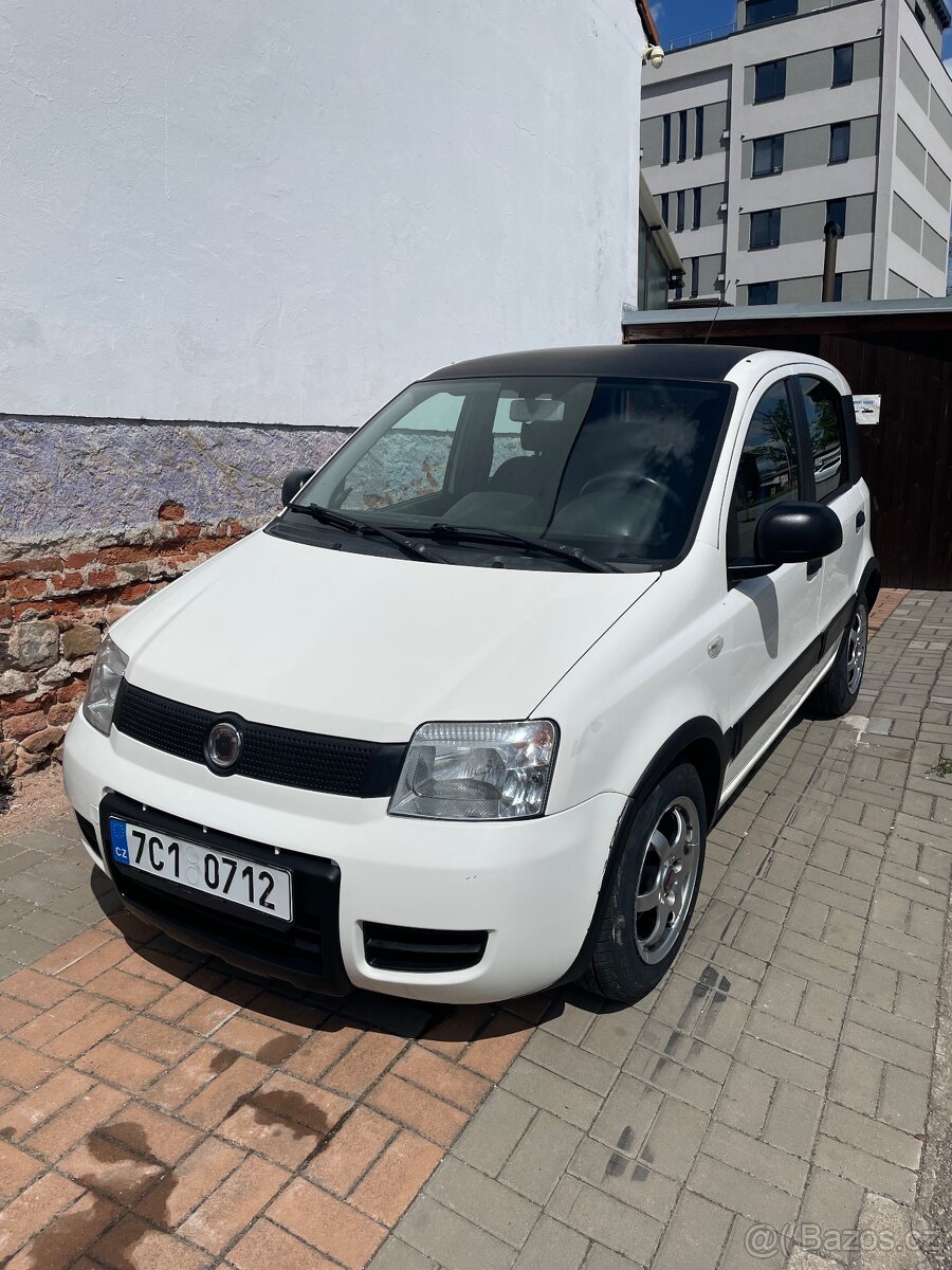 Fiat Panda 1.2(44 kW)CNG, STK 2027, dálniční známka 4.3.2026