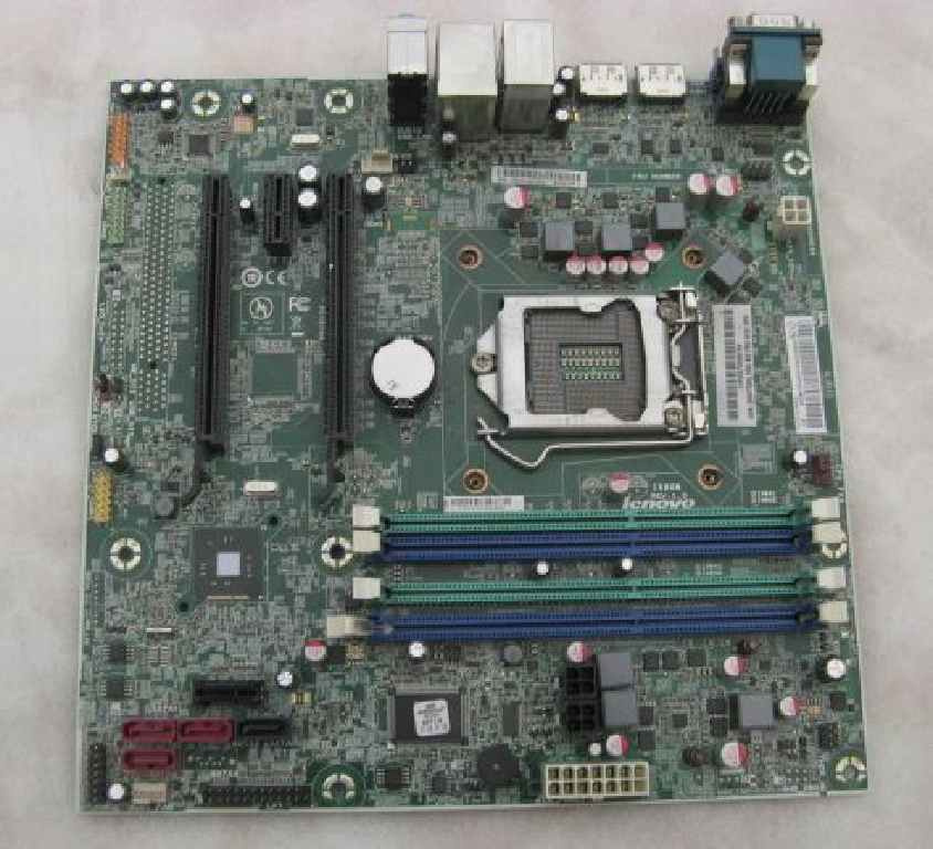 Prodám funkční základní desku Lenovo IS8XM