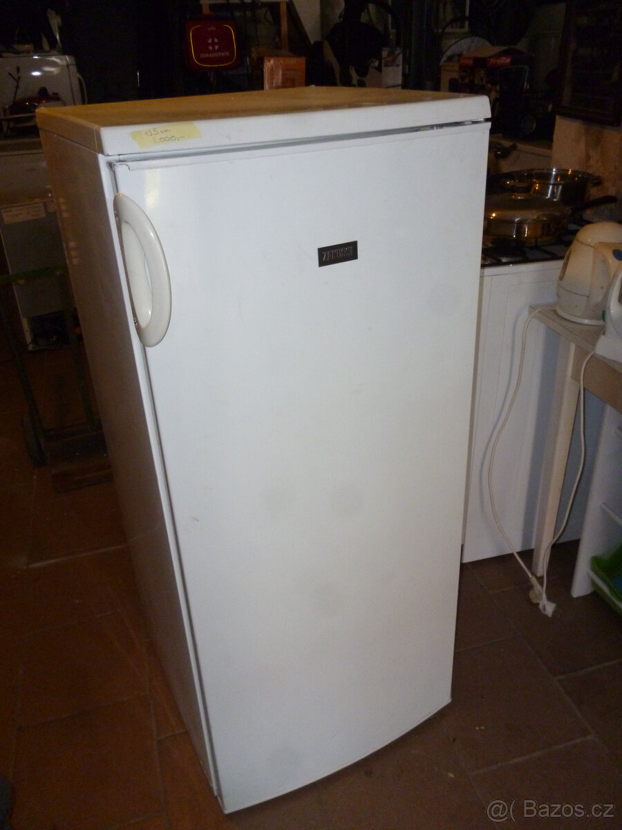 lednička zanussi,v- 145cm,š-55cm
