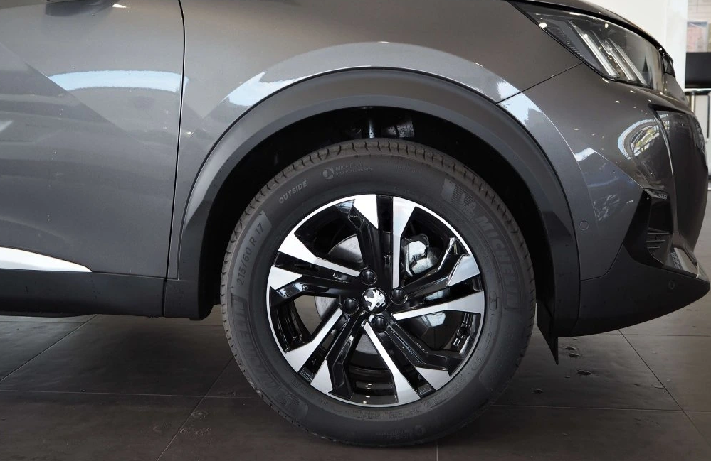 Originální 17” kola včetně pneumatik Peugeot 2008