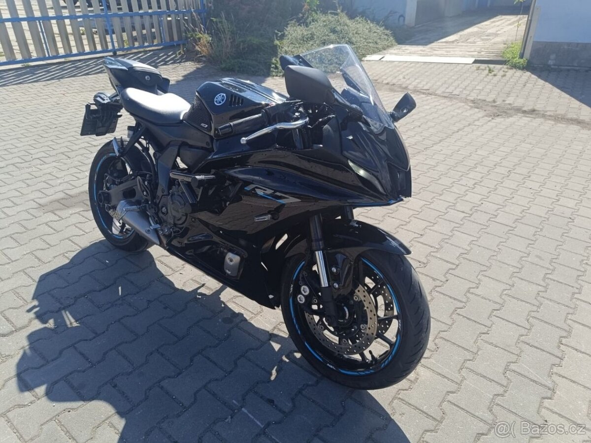 Yamaha YZF 690