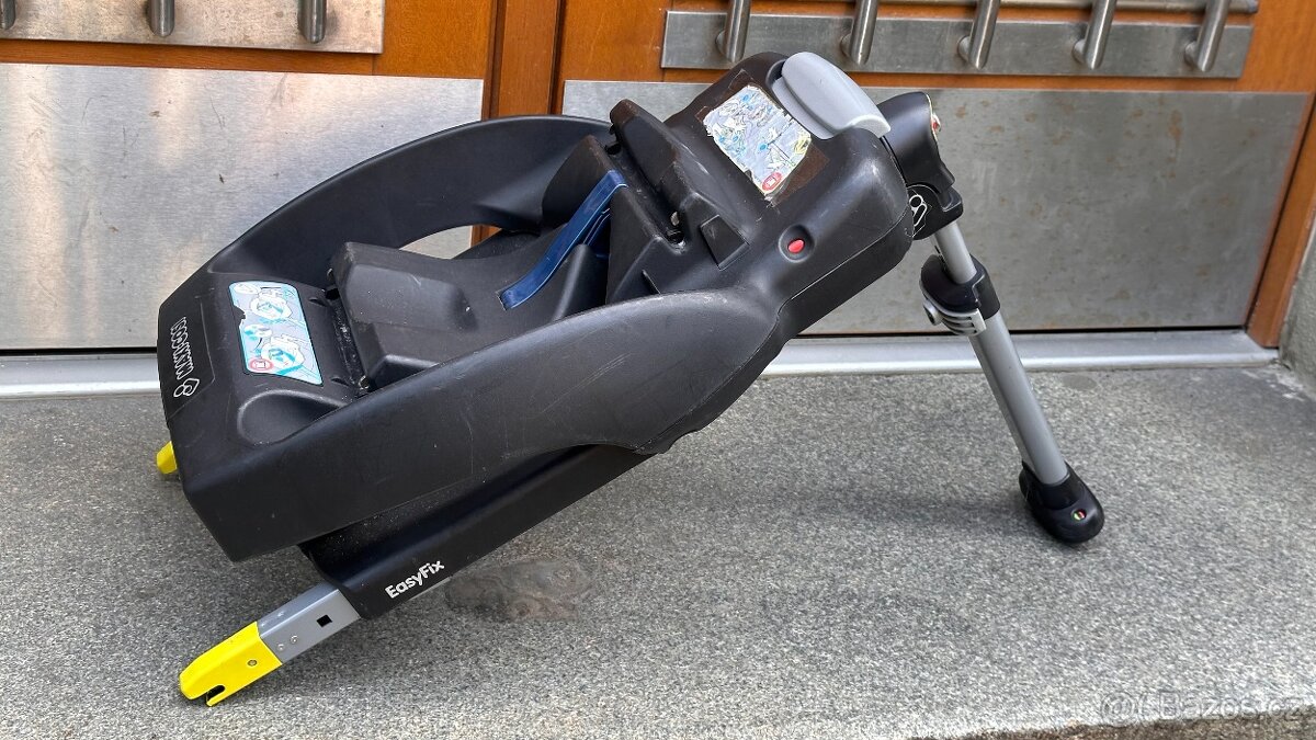 Izofix Maxi-Cosi základna do auta + vajíčko MAXI-COSI