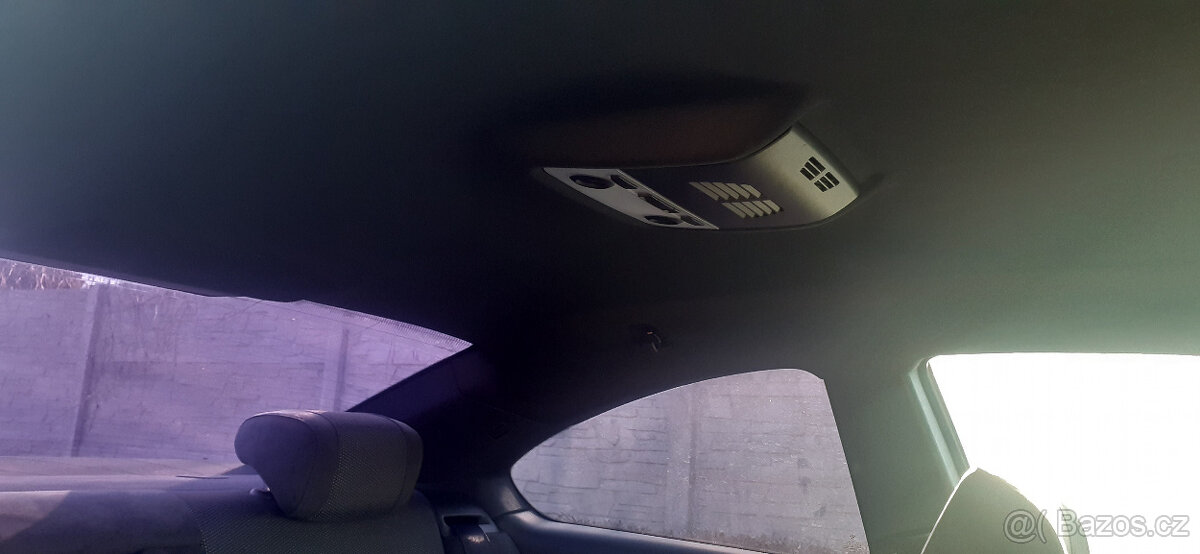 BMW e92 - Černá M paket stropnice