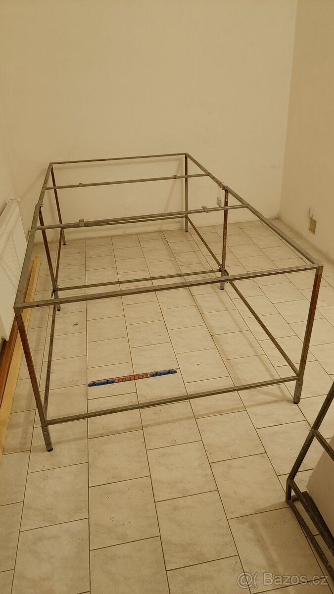 Kovová konstrukce pracovního / dílenského stolu 295 × 145 cm