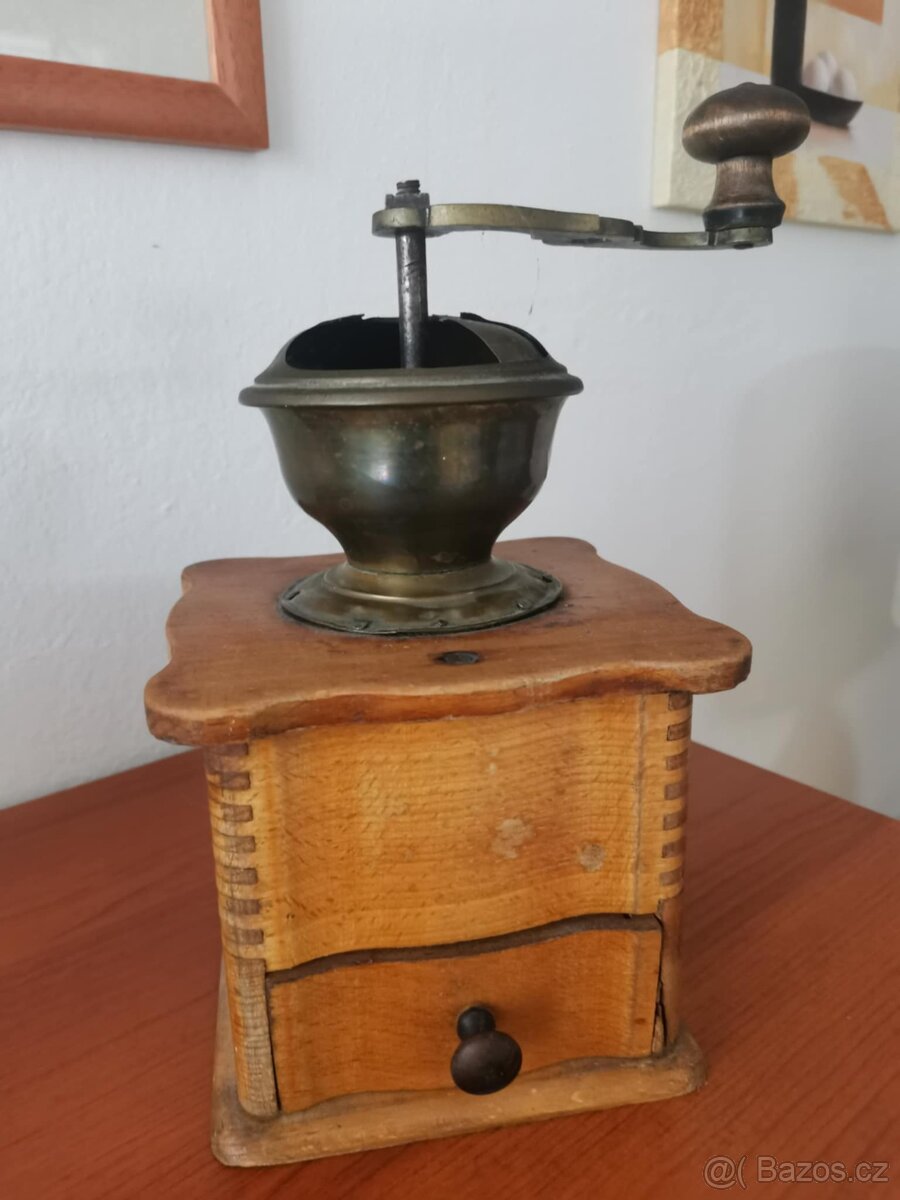 Starožitný mlýnek