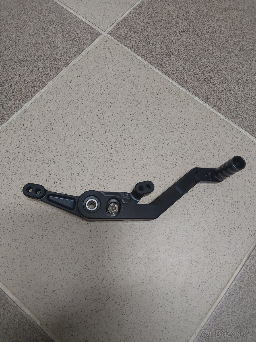 BMW S1000RR řadící páka Gilles