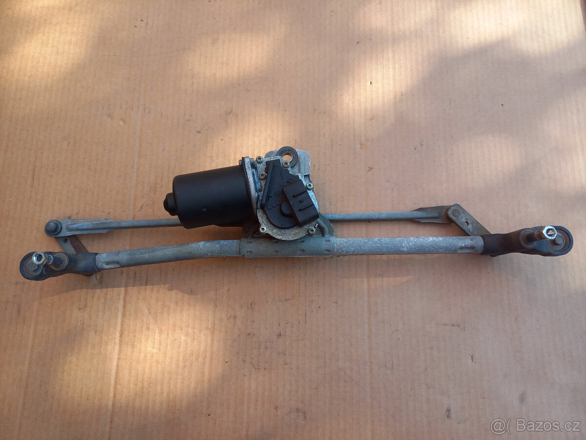 FIAT STILO Mechanismus a motorek předních stěračů