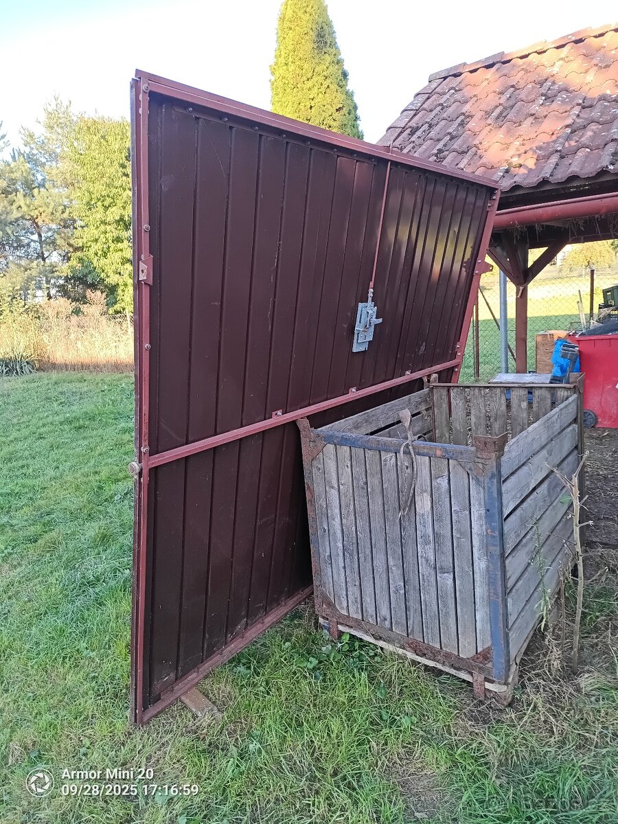 Plechová garážová vrata 237/204cm