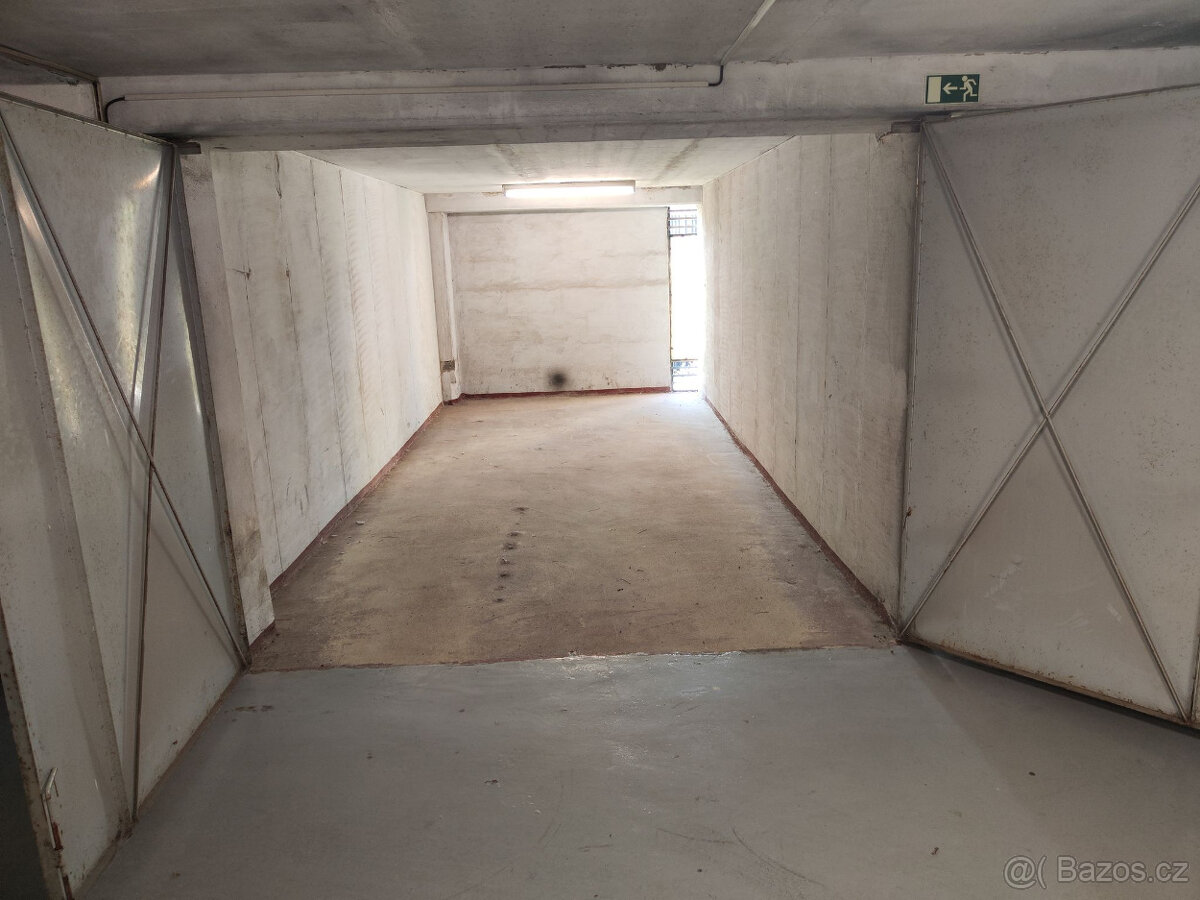 Garáž - Nové Butovice