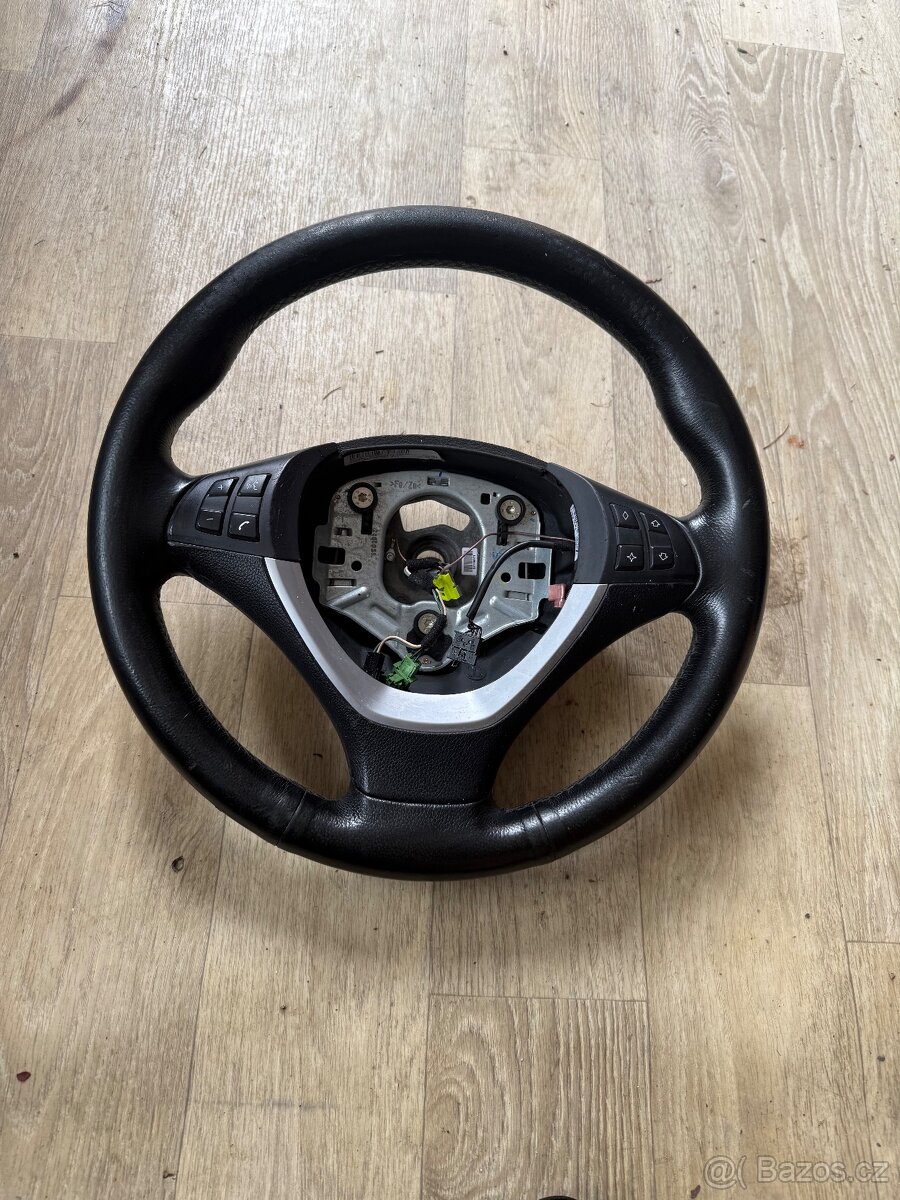 Prodám volant na bmw x5 e71