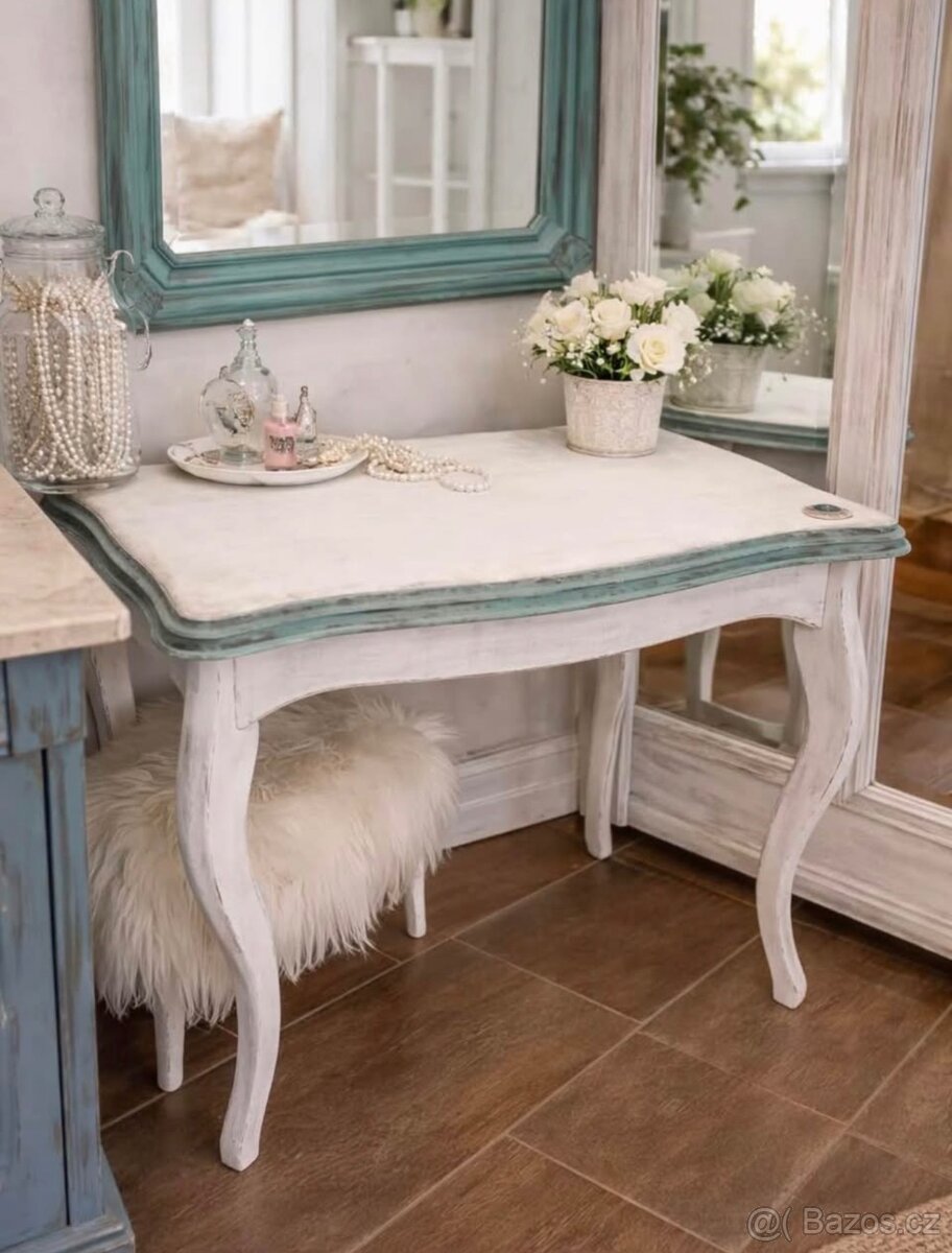 Starožitný konferenční stůl