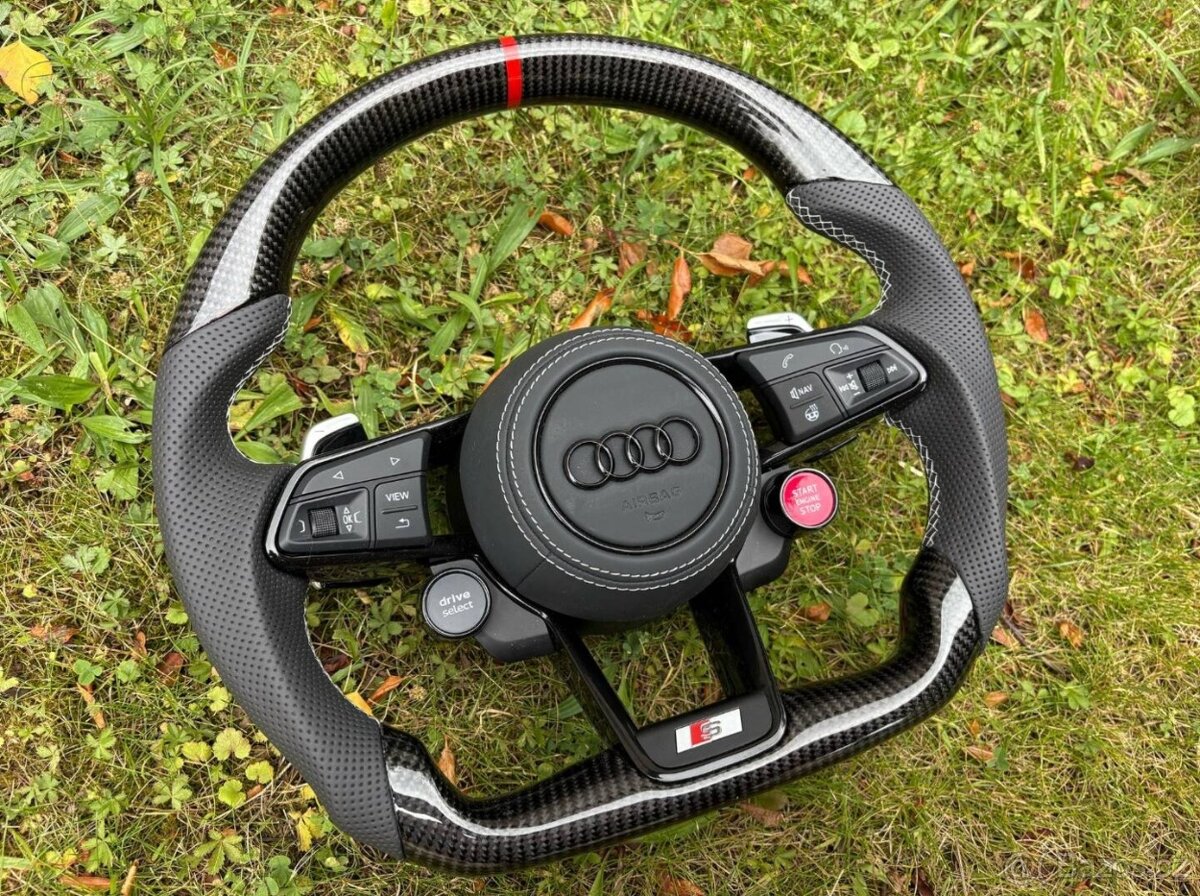 AUDI VOLANT SPORTOVY so START/STOP - DRIVE SELECT karbon