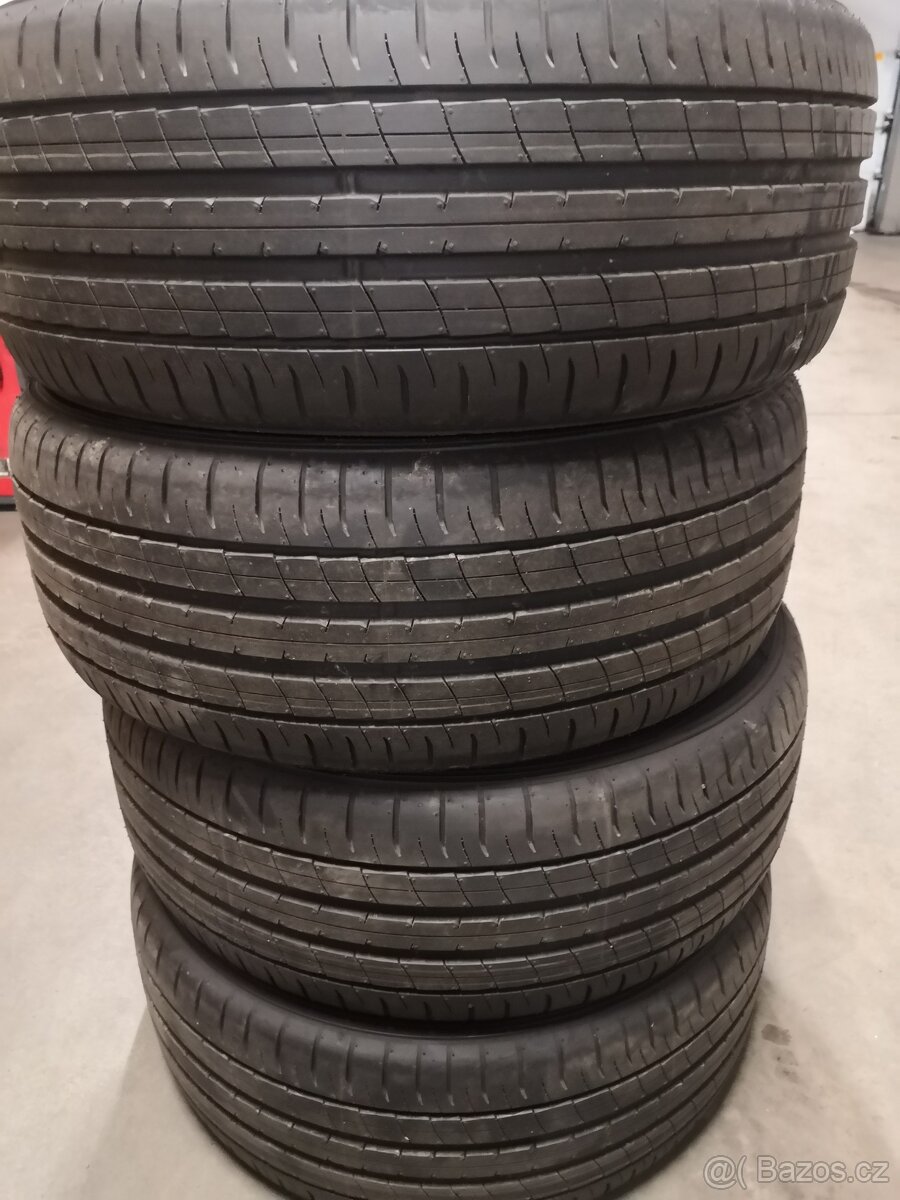 Dunlop Sport Maxx 225/50R18