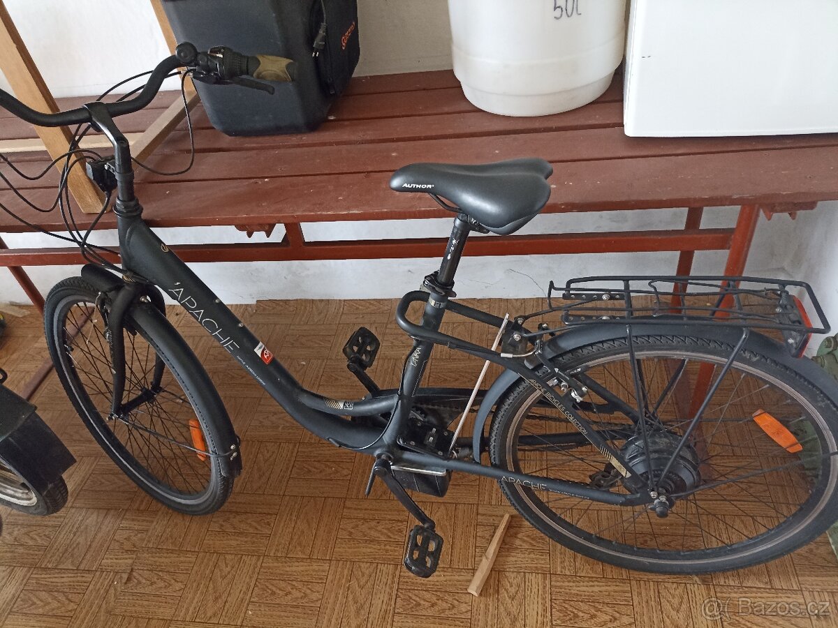 Elektro kolo APACHE černé a bílé