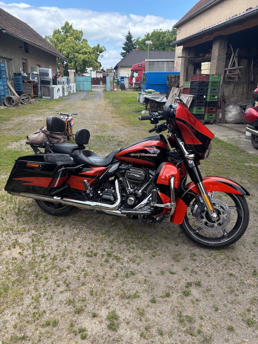 Harley Davidson Street Glide CVO