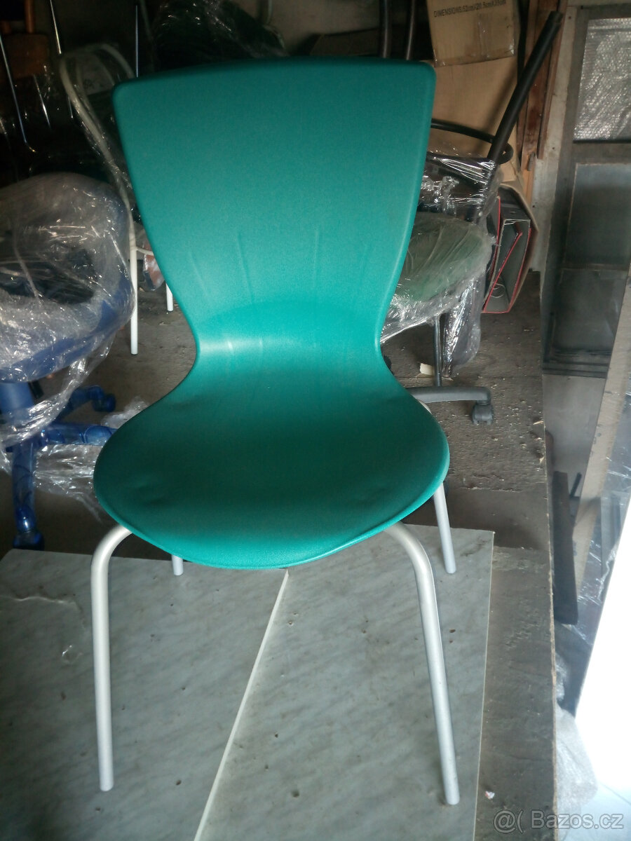 Židle jídelní kovová s plast.zeleným sedákem a opěrákem (sko