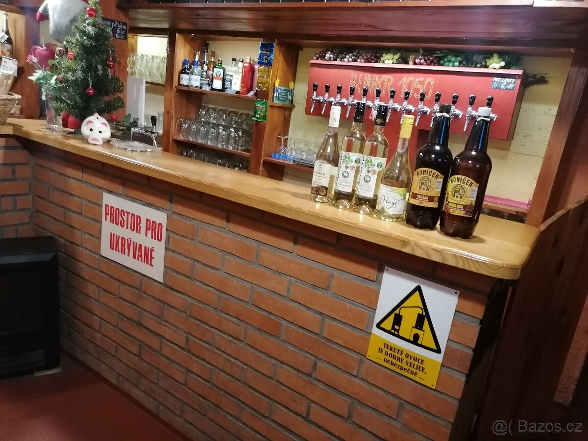 Přenechám zavedenou vinárnu, vinotéku