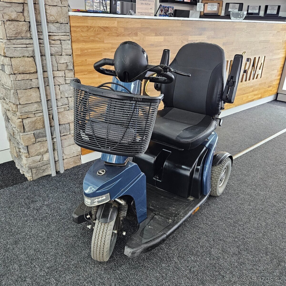 Tříkolový elektrický skútr Sterling Elite 2 Plus XS