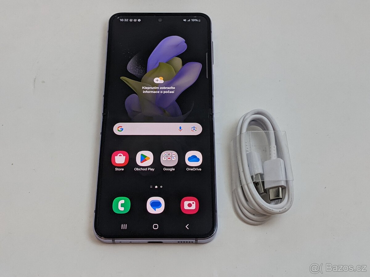 Samsung Galaxy Z Flip4 8/128gb black.