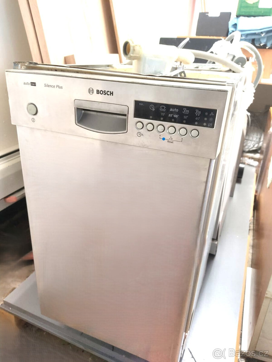 Vestavná Bosch Silence plus myčka nádobí 45 cm nerezová