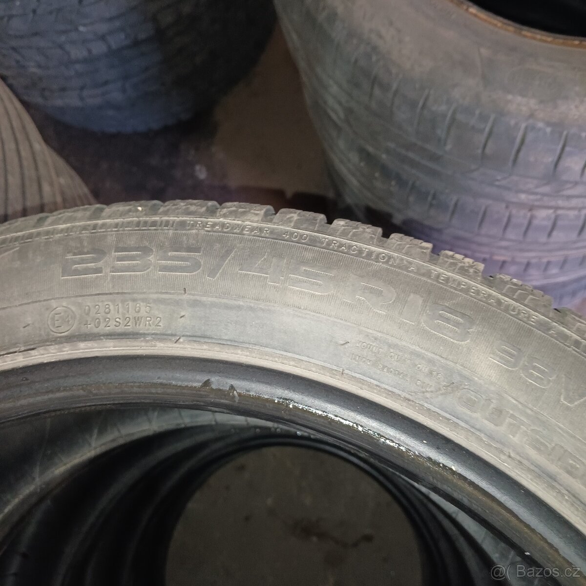 235/45 R 18