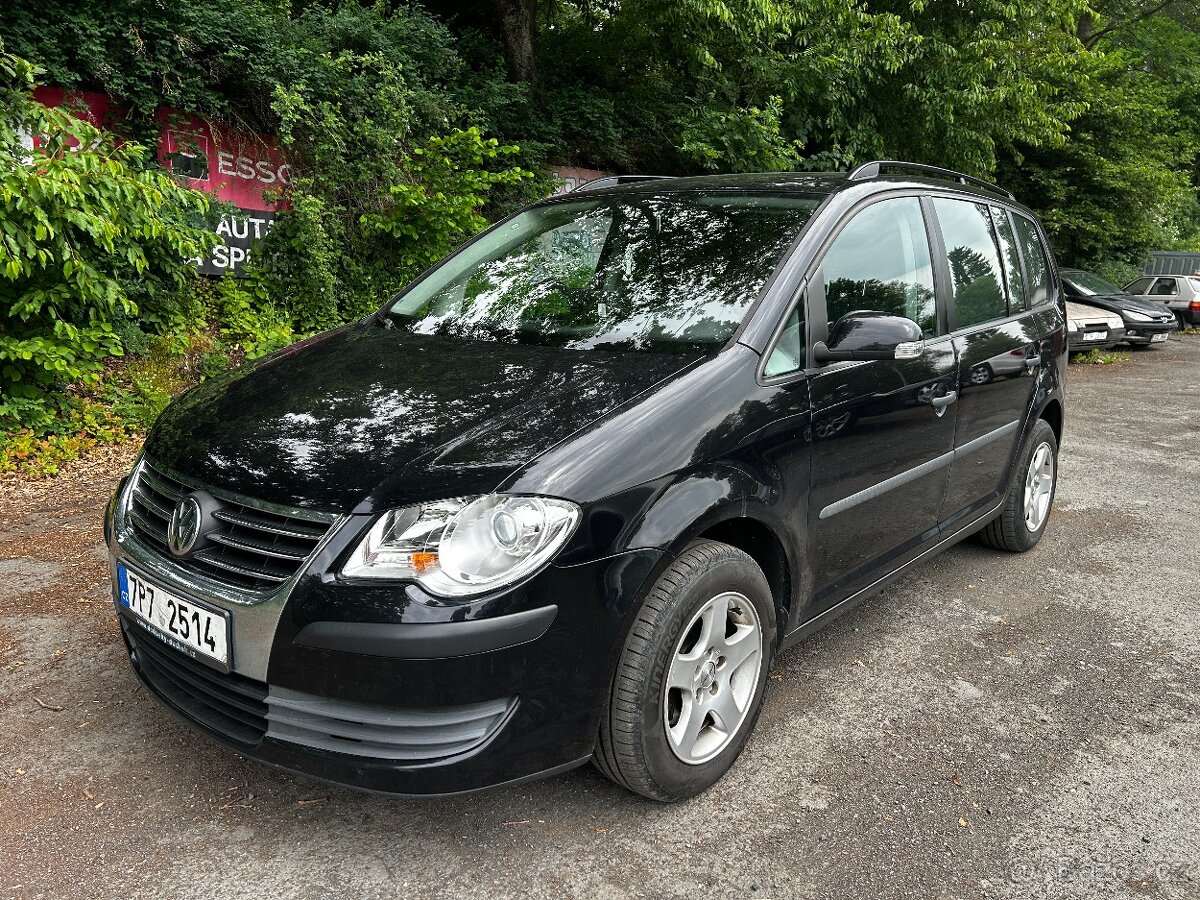 Volkswagen Touran 1,6 MPi 75kw, nové rozvody, 2008, 7 míst