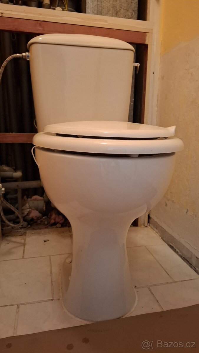 Vyvýšená toaleta