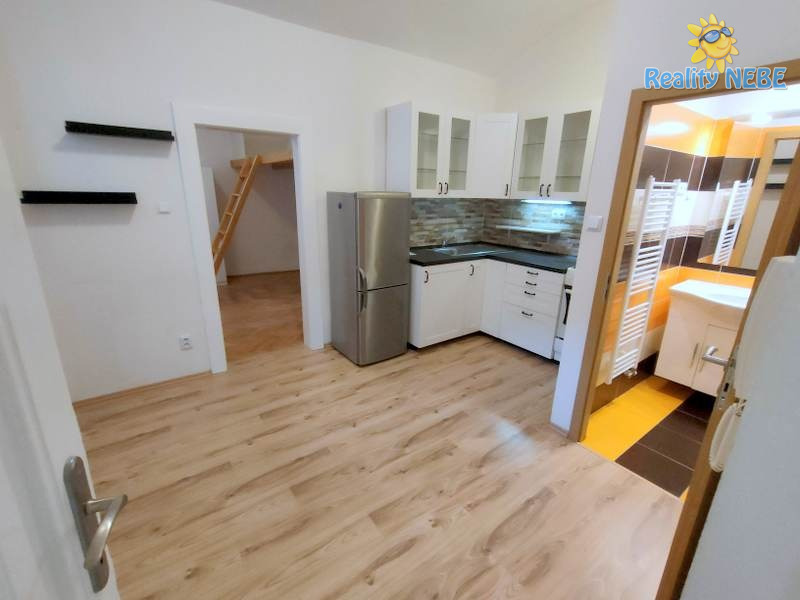Pronájem bytu 2+kk, 40 m2, Mahenova, Praha 5, Smíchov