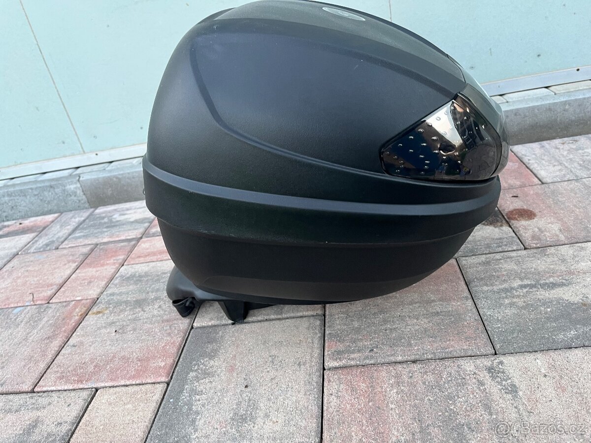 Kufr na motorku givi