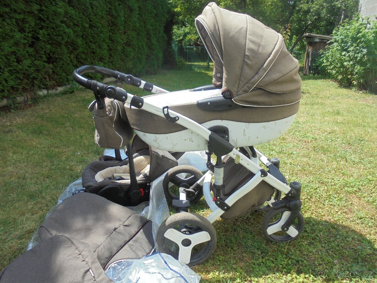 Kočárek na chalupu, na chatu, na dvůr nebo balkon - JUNAMA