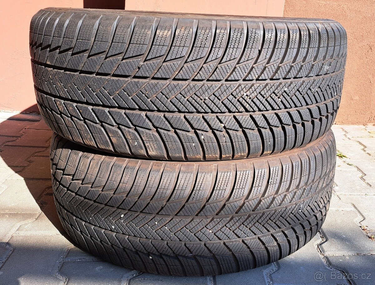 2x zimní pneumatiky Bridgestone LM 001, 235/50 R 19