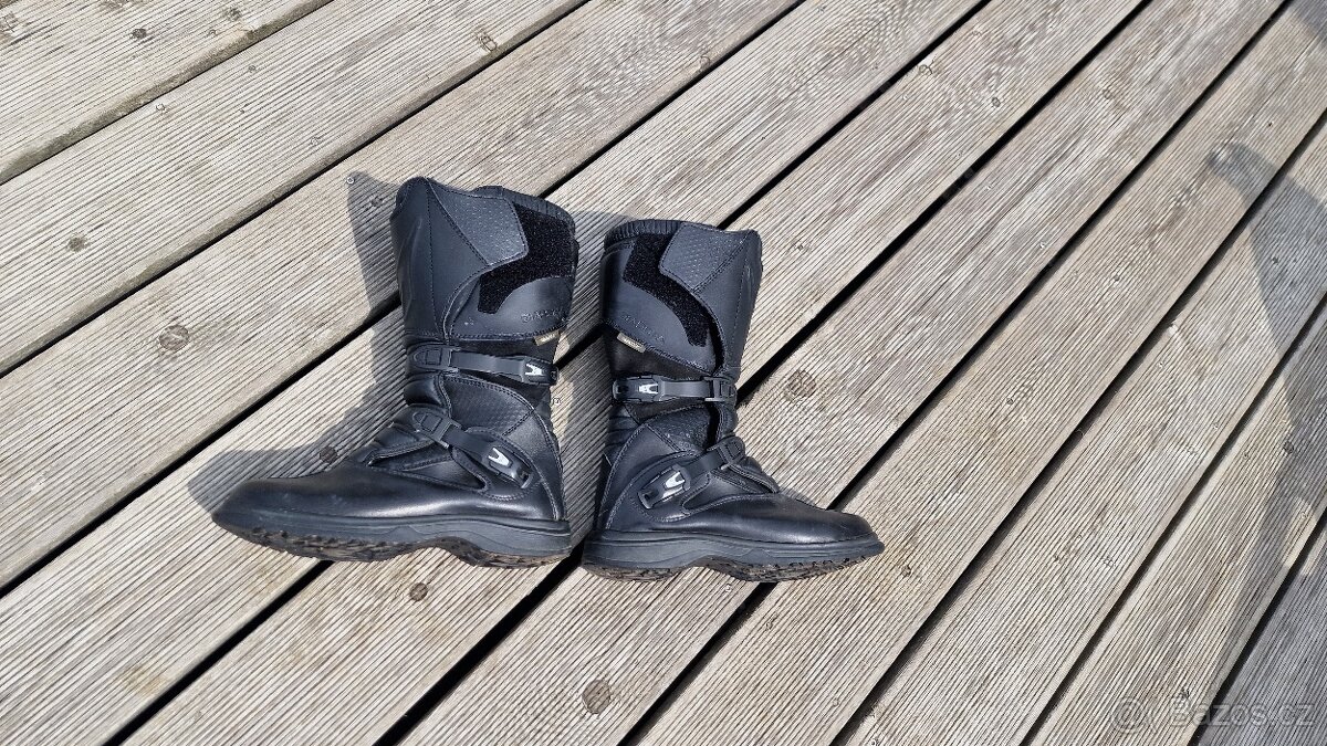 Enduro motoboty Diadora 42