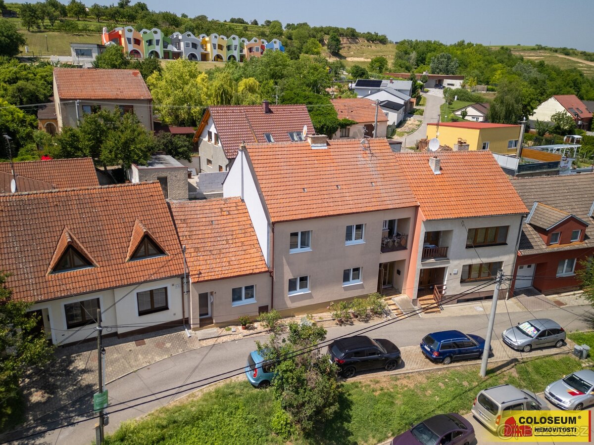Velké Pavlovice - RD vícegenerační, zahrada, rekonstrukce –