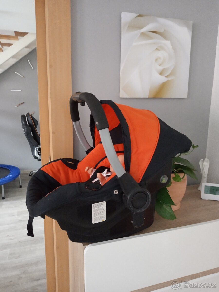 Autosedačka pro miminko