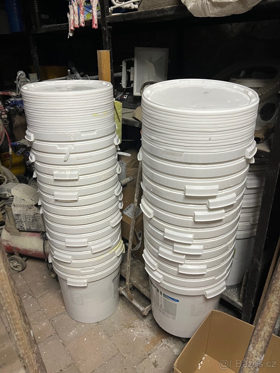 Plastové sudy s víkem 30l. 50,-/ks