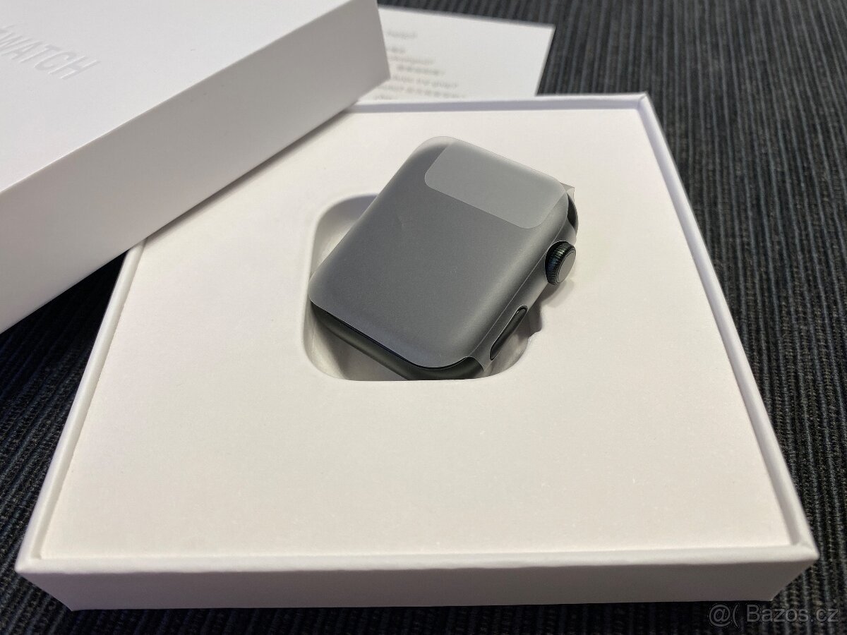 NOVÉ Apple Watch Series 7 45mm Green GPS