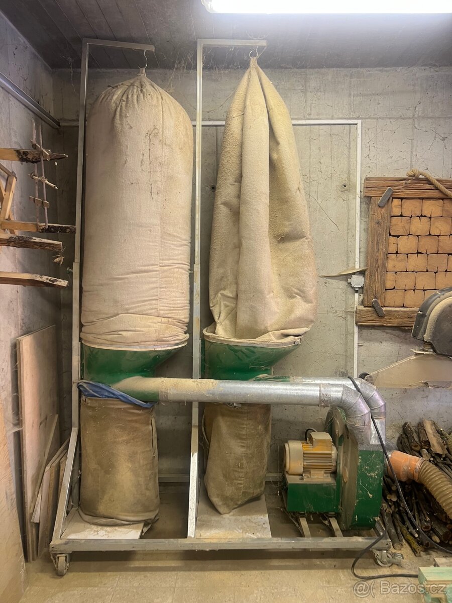 Odsávací jednotka k dřevozpracujícím strojům