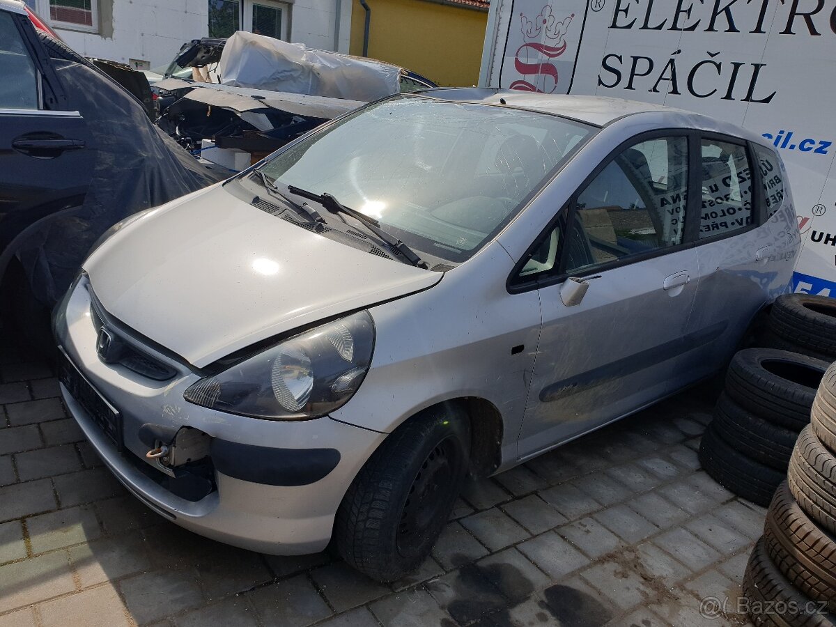 Honda jazz na náhradní díly rv. 2005