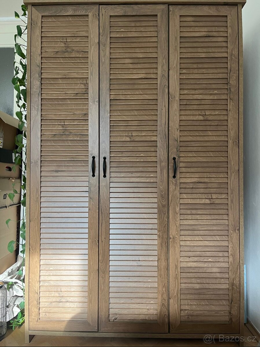 Krásný nábytek JYSK v top stavu