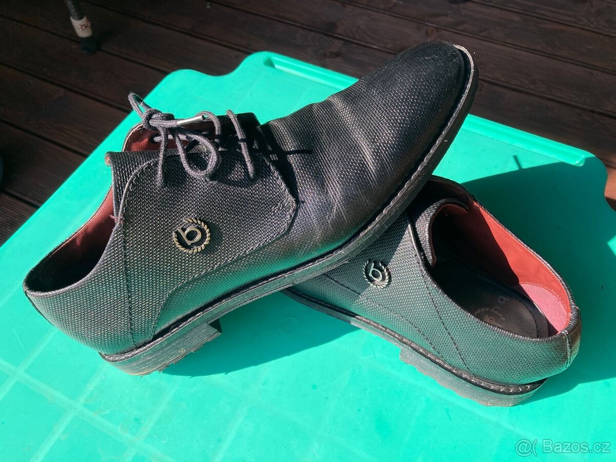 Černé kožené boty zn. Bugatti